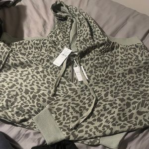 NWT American Eagle Pullover
